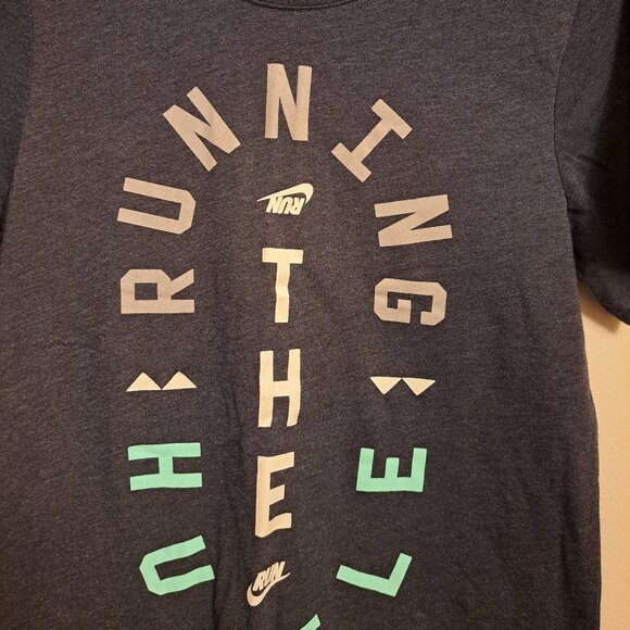 Nike Running The Hustle Short Sleeve Dri-Fit Athletic Cut T-shirt - Picture 3 of 8